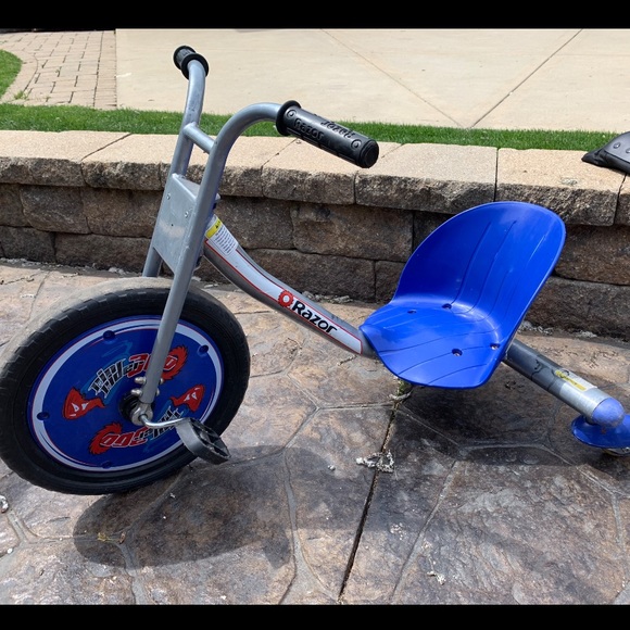 razor scooter 3 wheels